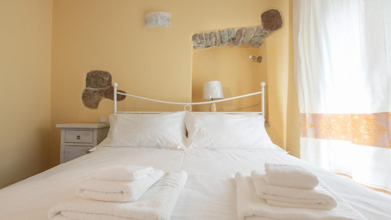 Sardinian Gallery Fonte ボーザ エクステリア 写真