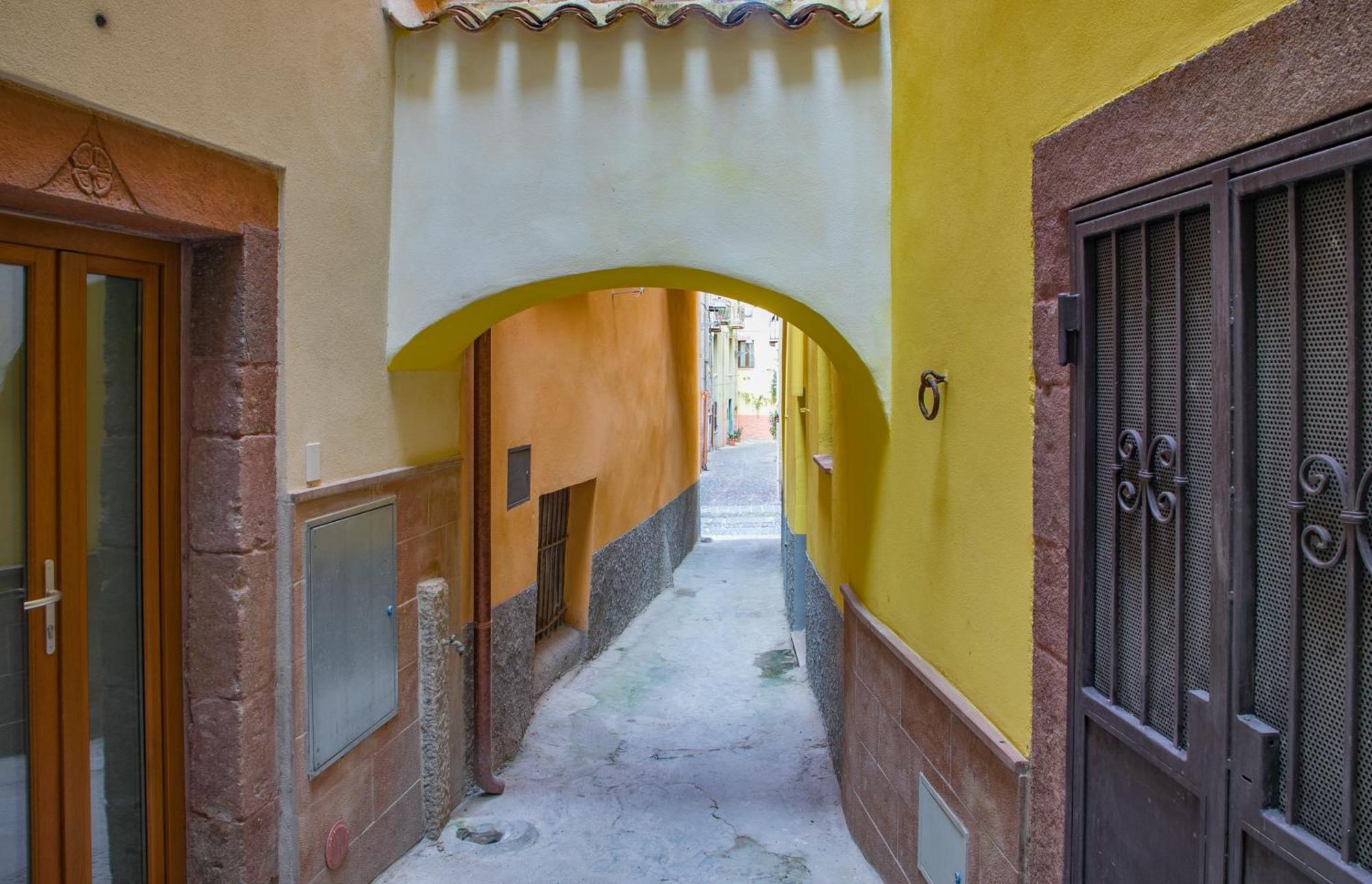 Sardinian Gallery Fonte ボーザ エクステリア 写真